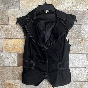 Black Button-Up Vest • S